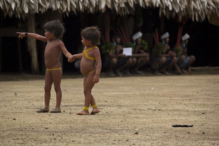 POVO YANOMAMI