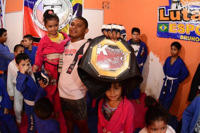 ENTREVISTA COM THIAGO CUNHA O LUTADOR DE MMA E PROFESSOR DE JIU-JÍTSU