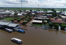 Aproximadamente 18 mil pessoas são afetadas pela cheia no município de Careiro da Várzea, no Amazonas. A população sofre com os transtornos; agricultores e pecuaristas amargam prejuízos