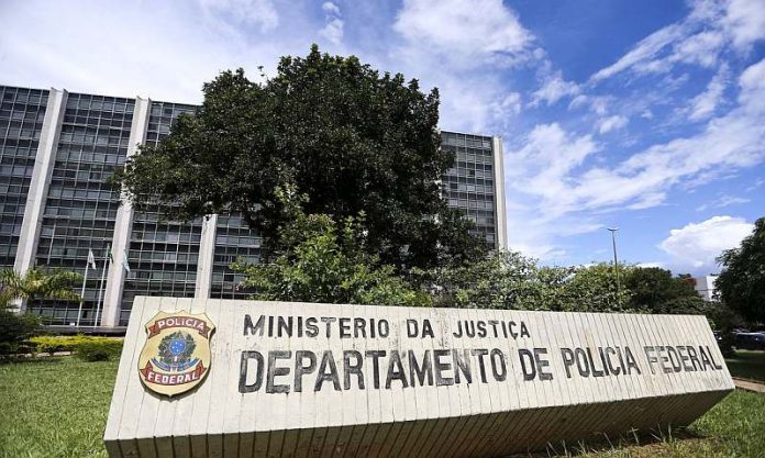 Provas do concurso para Polícia Federal têm participação de 320 mil